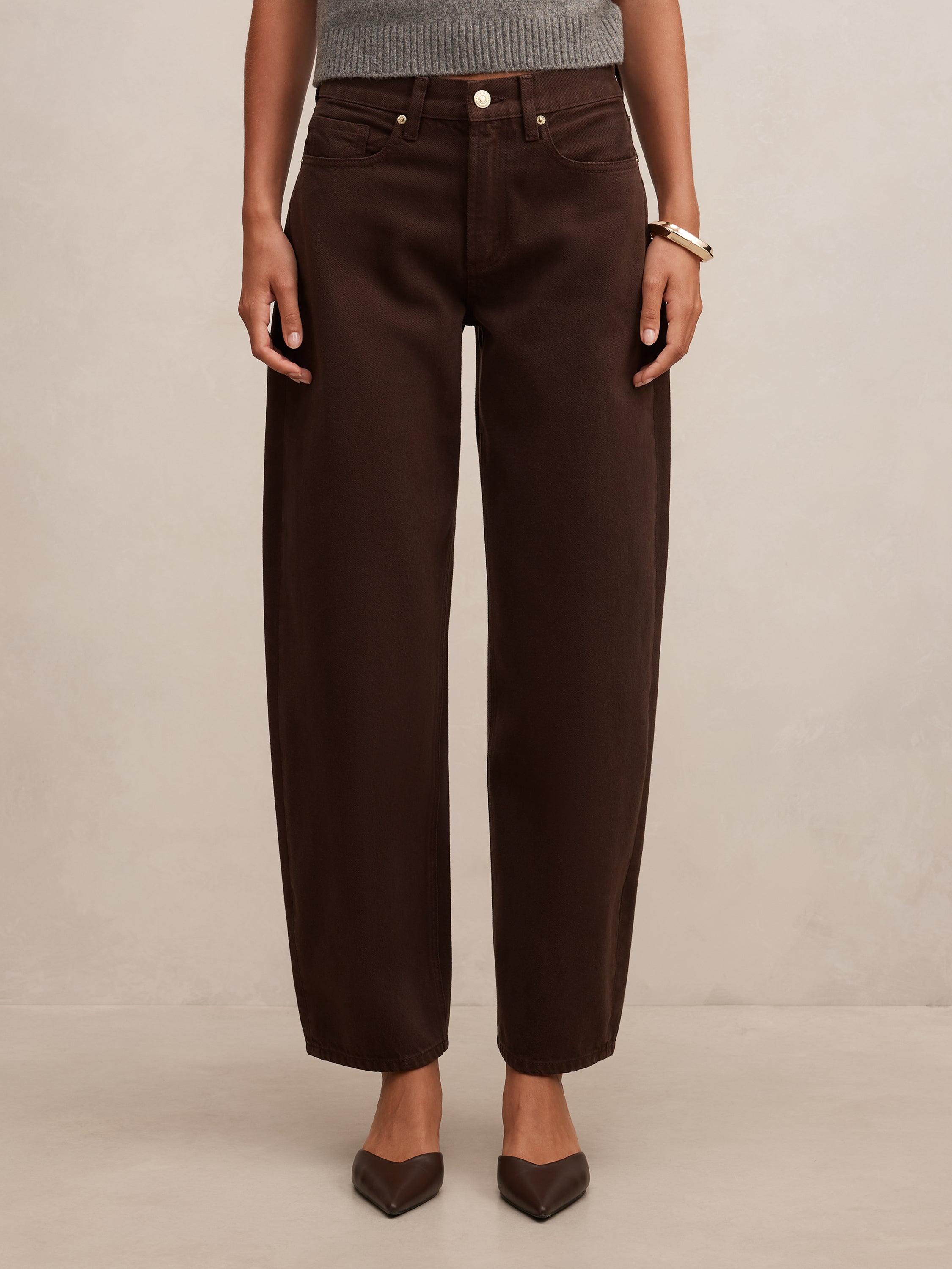Buy Emma Mid Rise Barrel Jean - Brown - Online | Forever New