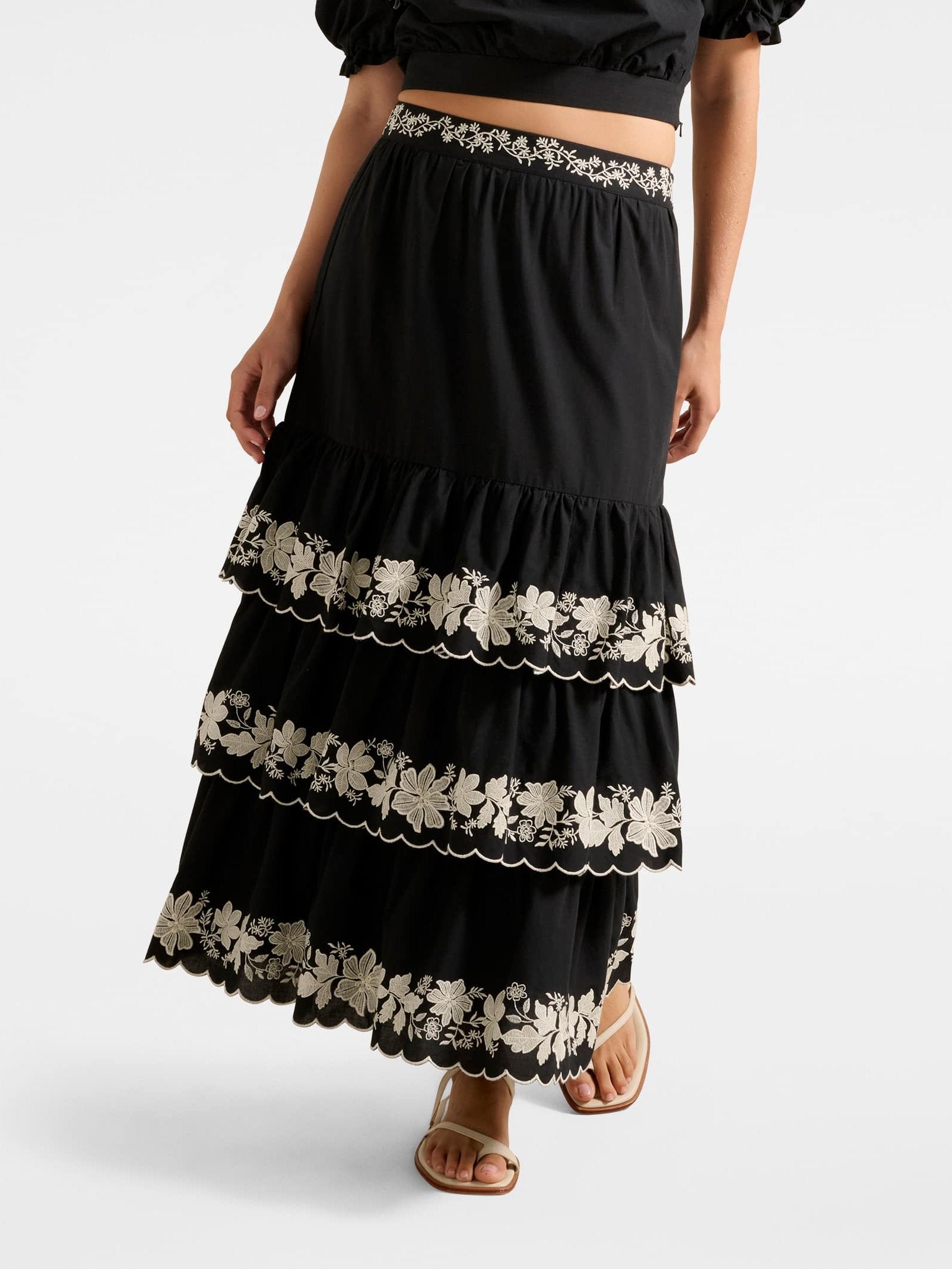 値下げ　セシリーバンセンEmbroidered Maxi Skirt Buy Blaire Embroidery Maxi Skirt - Black Vera Co-Ord - Online