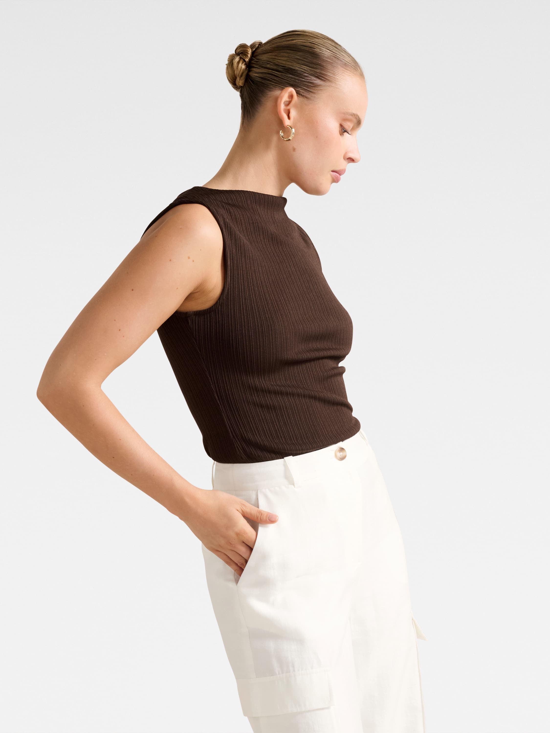 Buy Frankie Boat Neck Tank - Brown - Online | Forever New