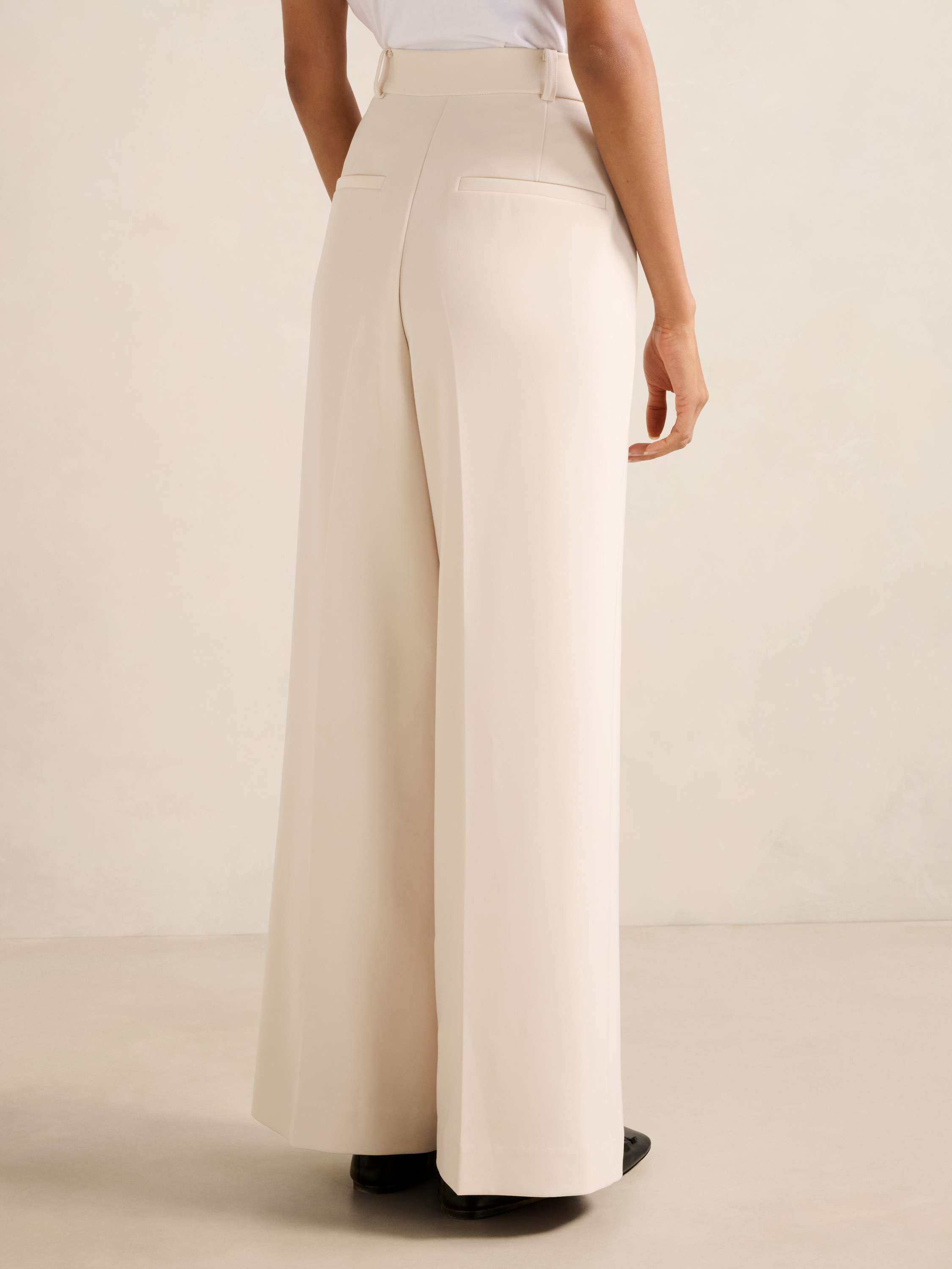 Buy Oaklyn Petite Wide Leg Pant - Brown - Online | Forever New