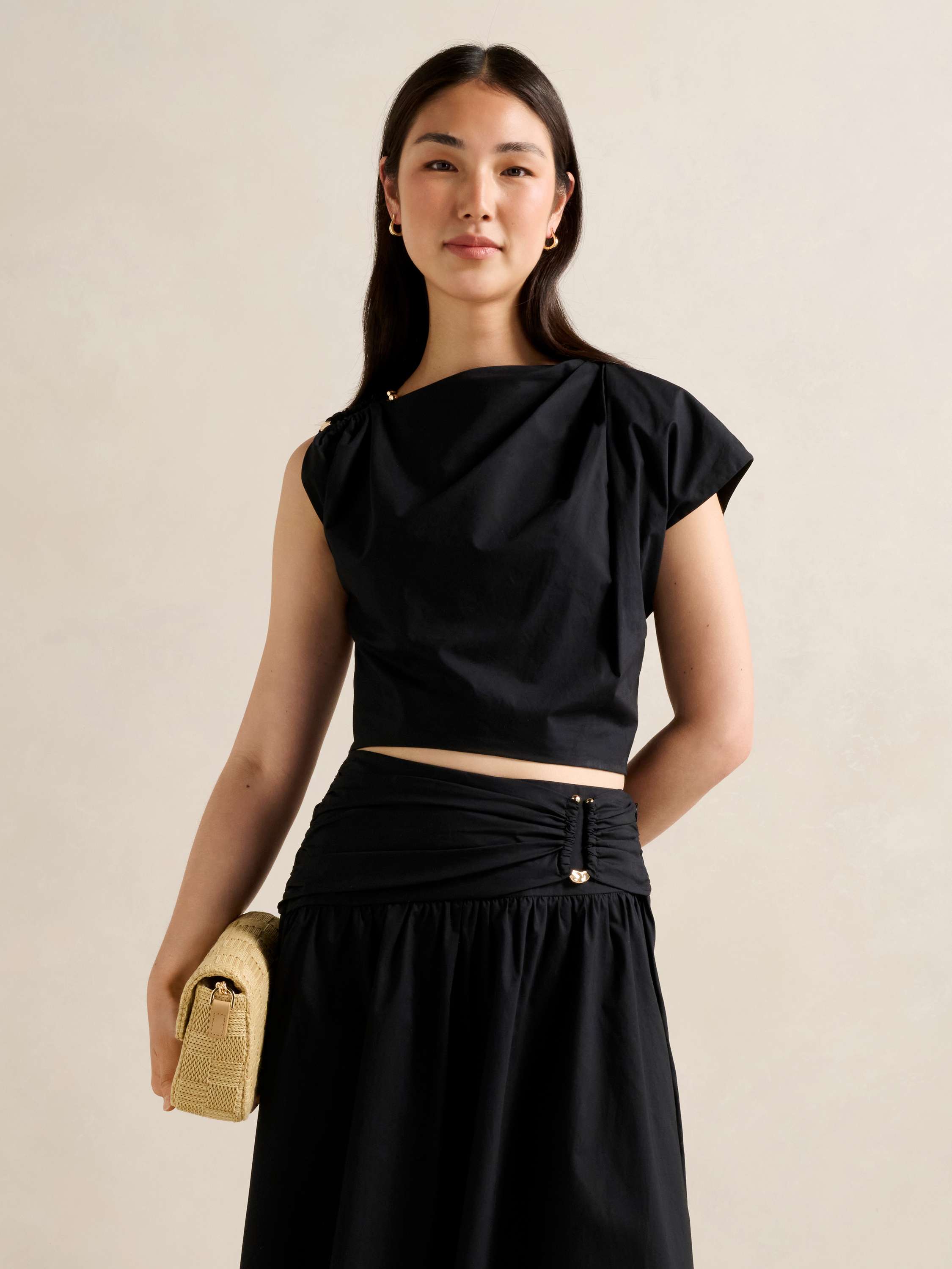 Dottie Draped Hardware Top