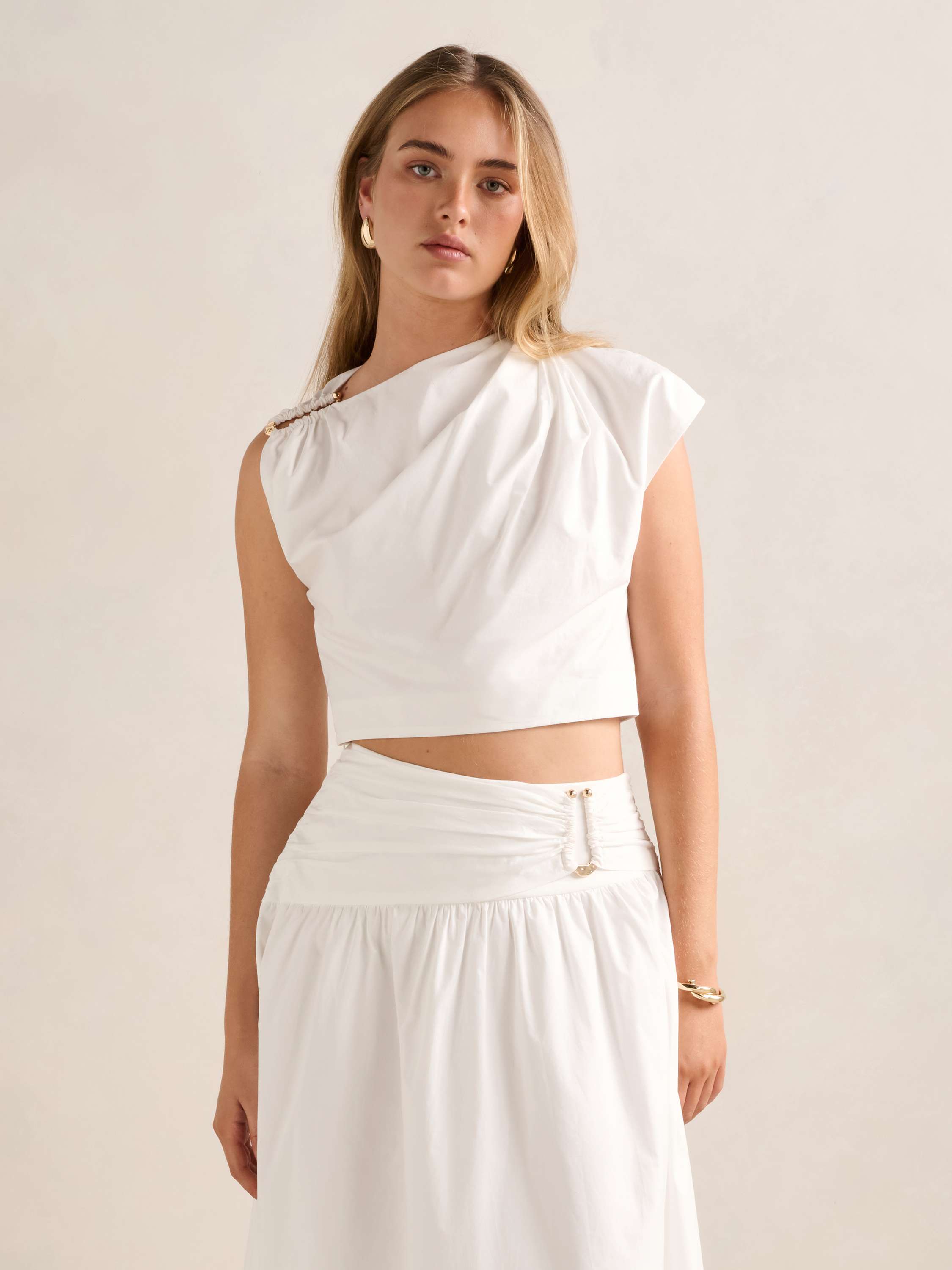 Dottie Draped Hardware Top