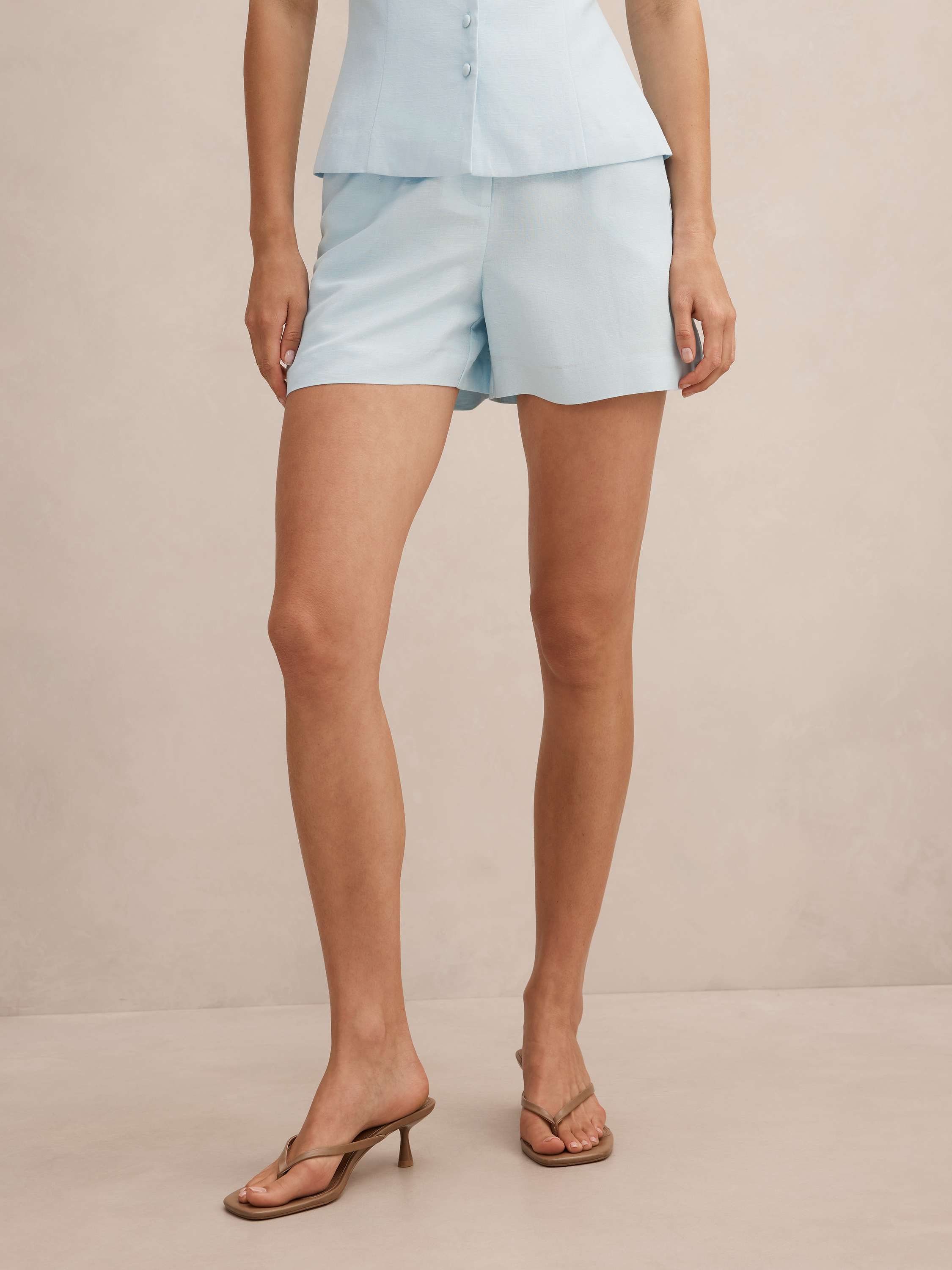 Gina Linen Short