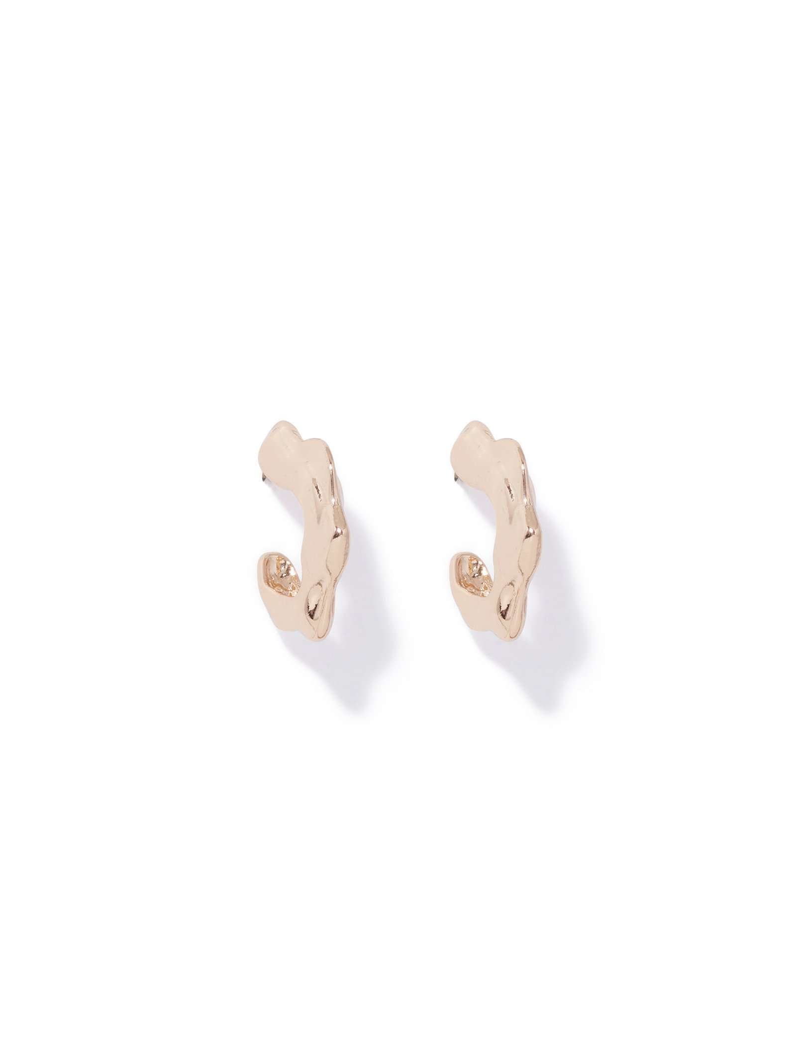 Signature Essy Wave Small Hoop Earring