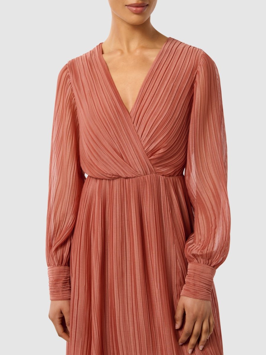  Genevieve Petite Crinkle Midi Dress