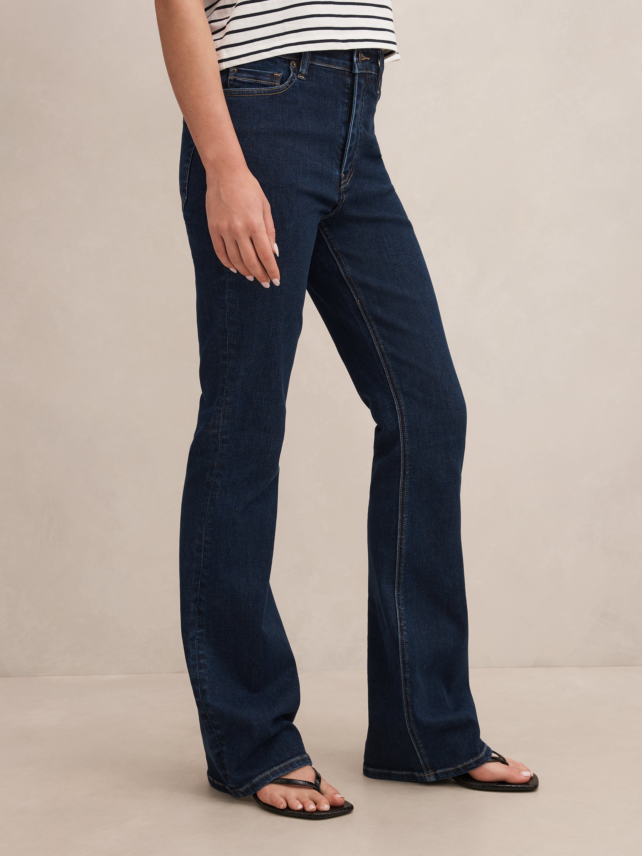 Jessie Slim Flare Jean