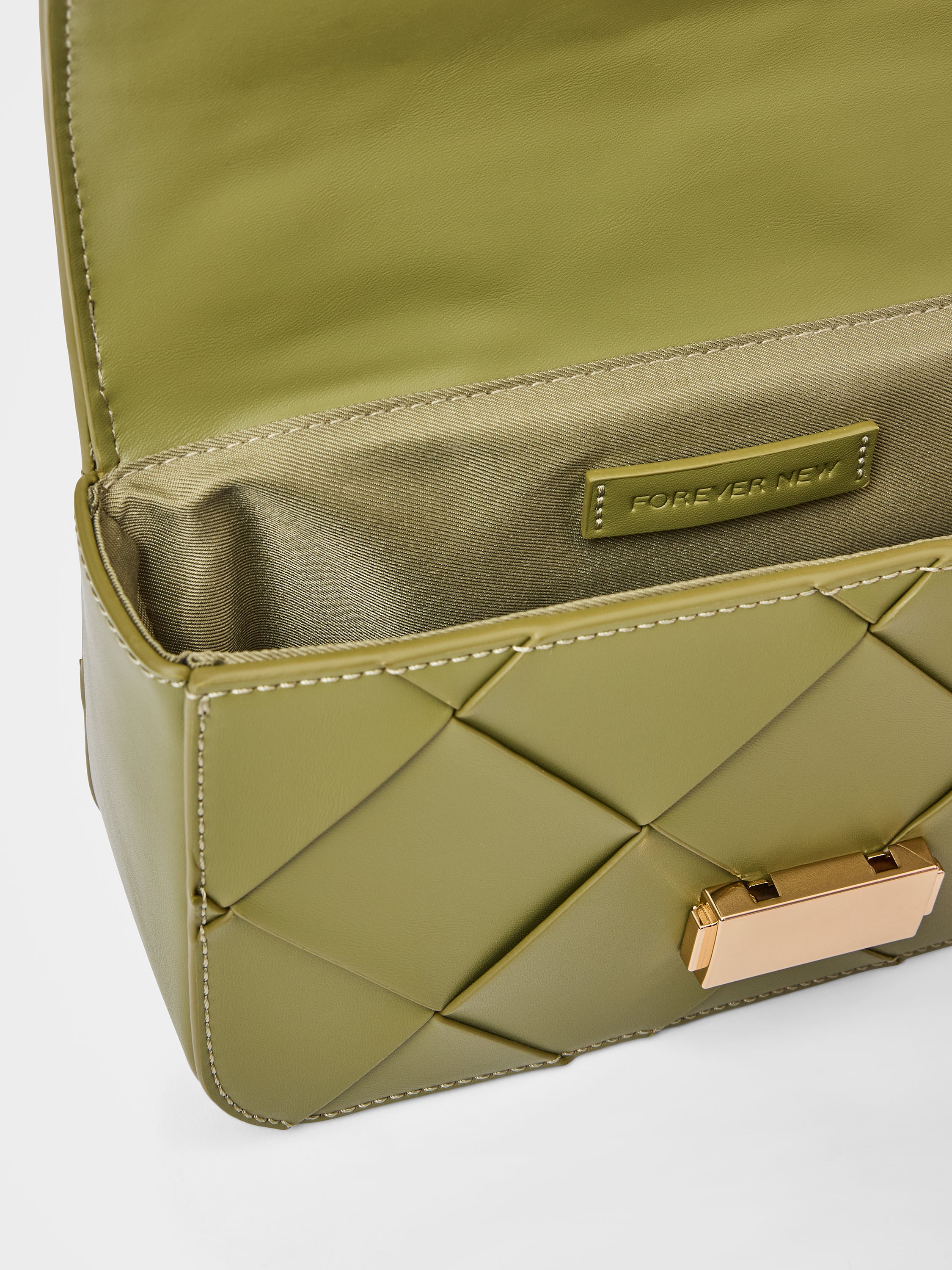 Lulu Lattice Chain Bag