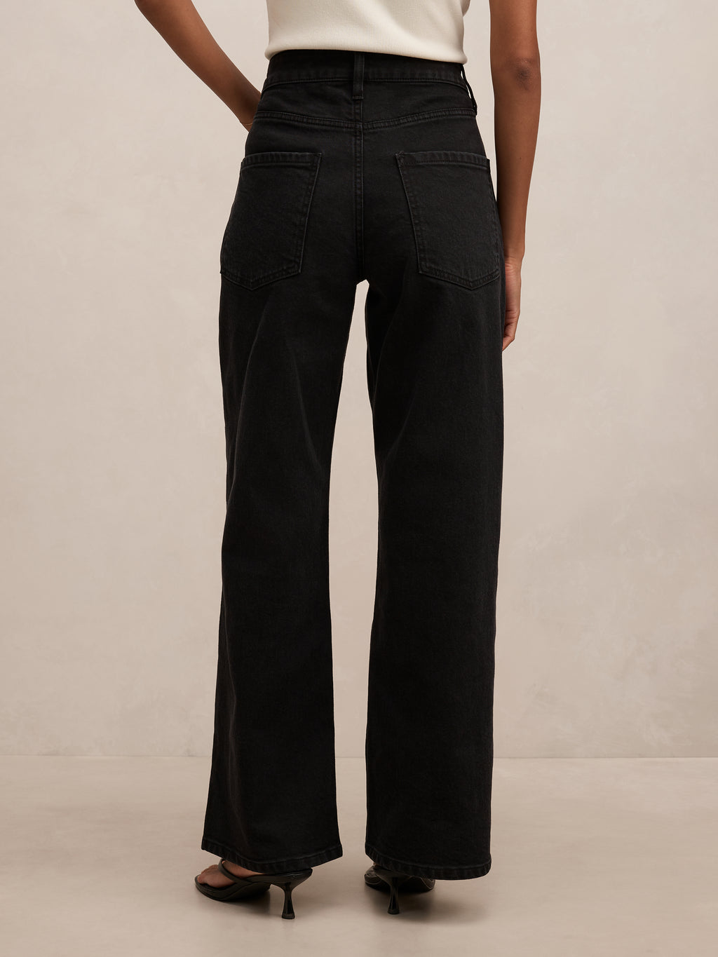 Nicki Petite Mid Rise Straight jean