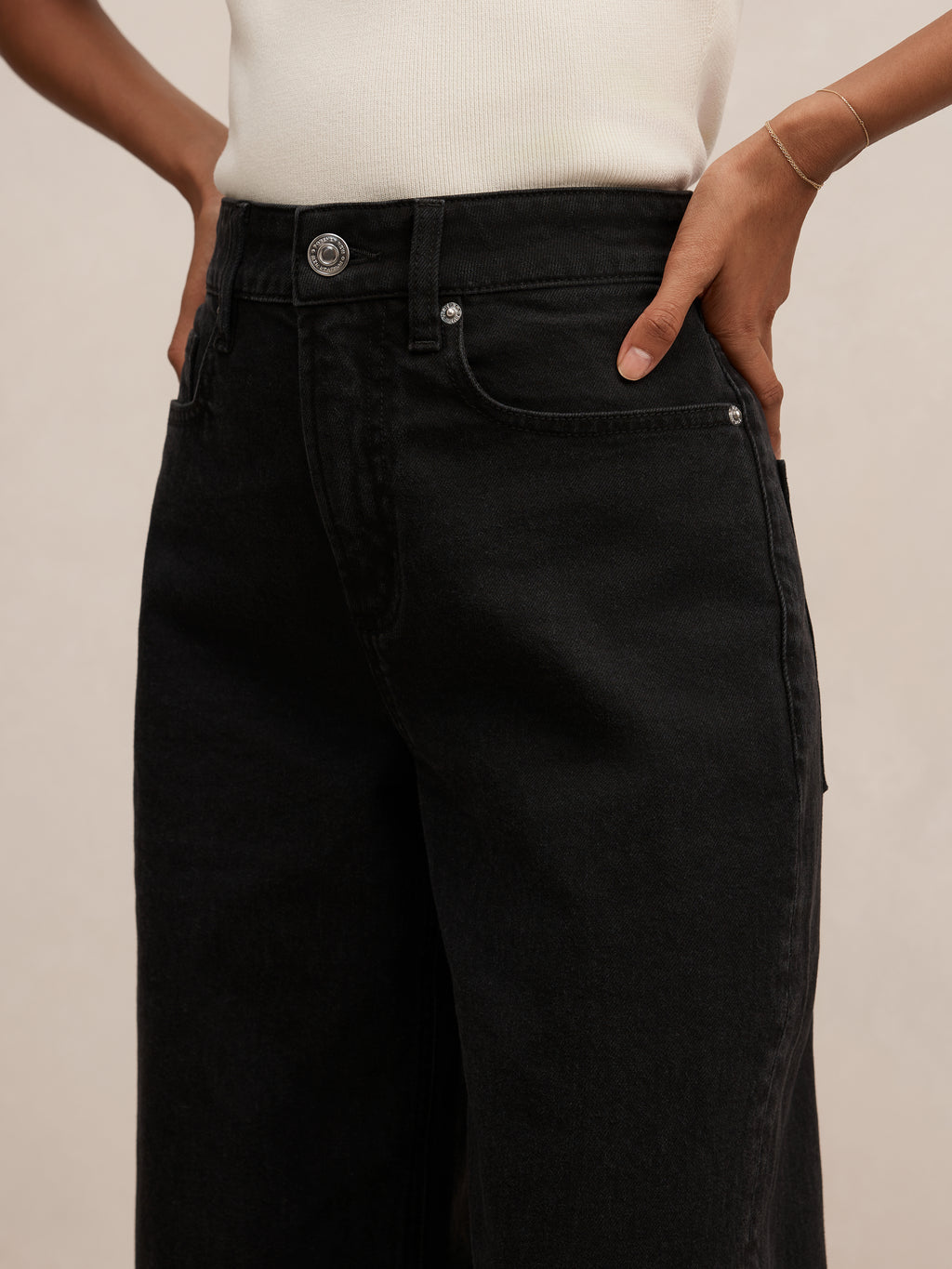 Nicki Petite Mid Rise Straight jean