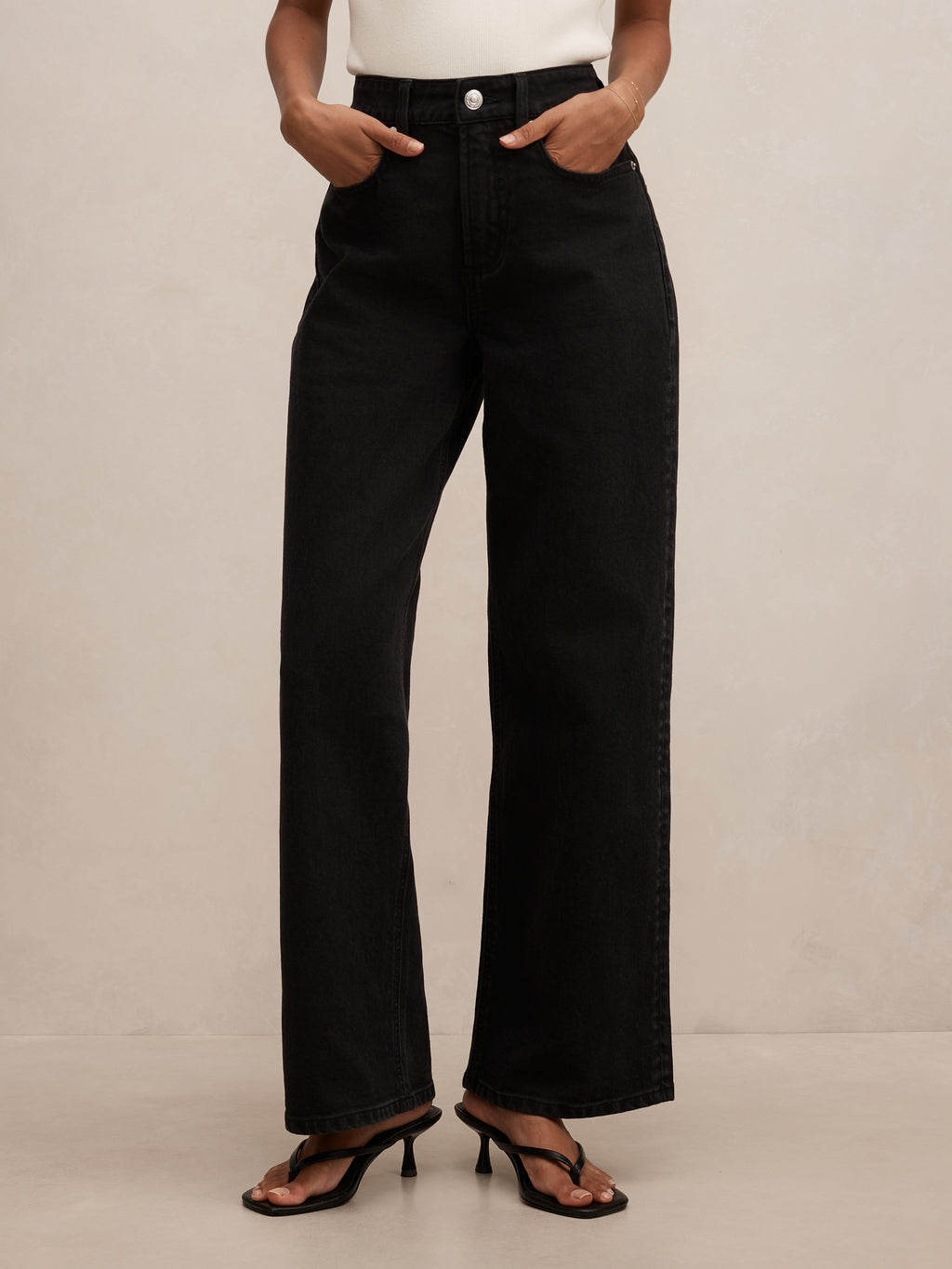 Nicki Petite Mid Rise Straight jean