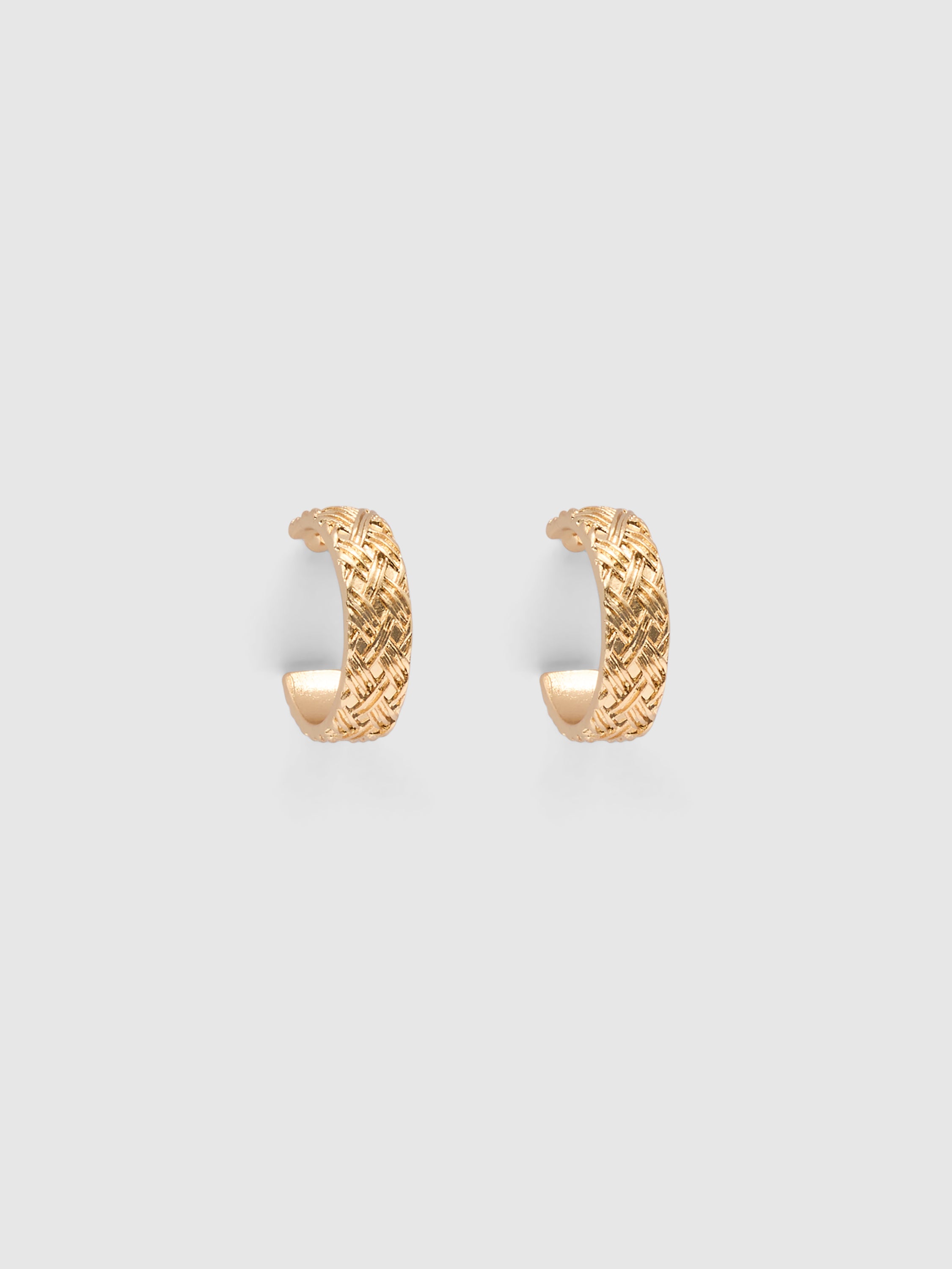 Signature Pam Plait Hoop