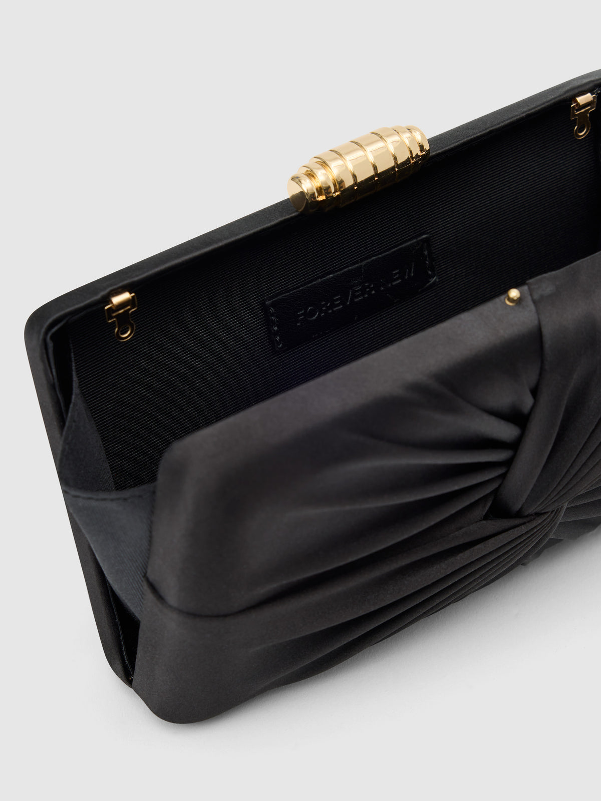 Tate Twist Satin Hardcase