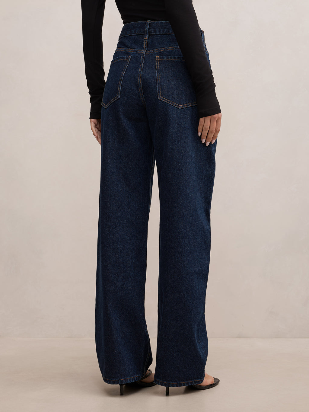 Emma Mid Rise Barrel Jean
