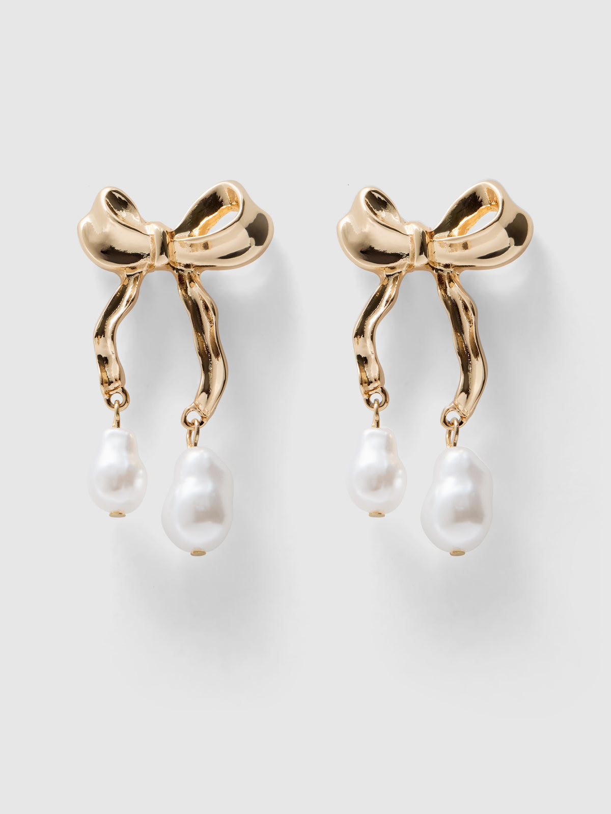 Signature Blaine Bow Earring