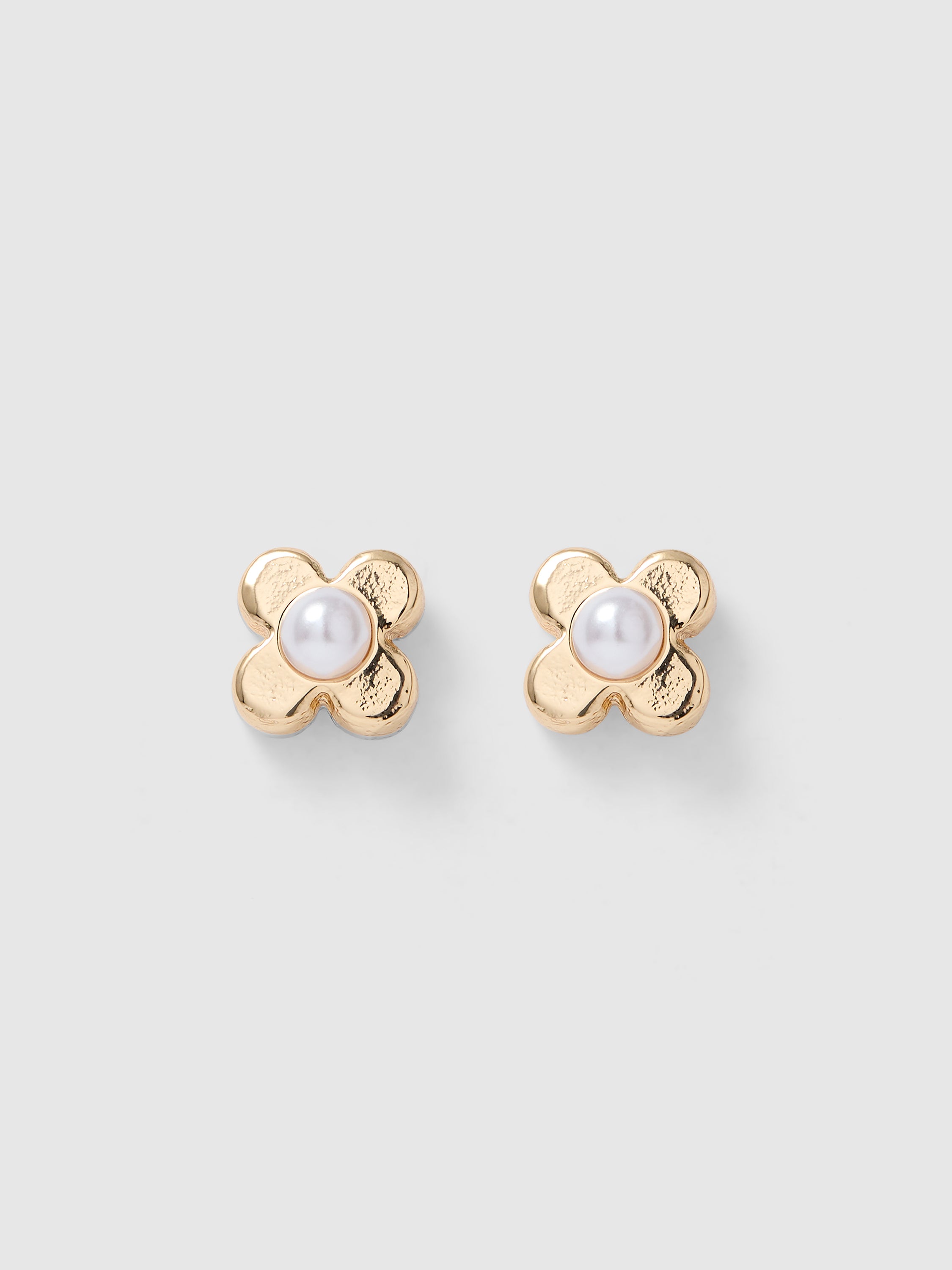 Fiona Small Flower Pearl Stud