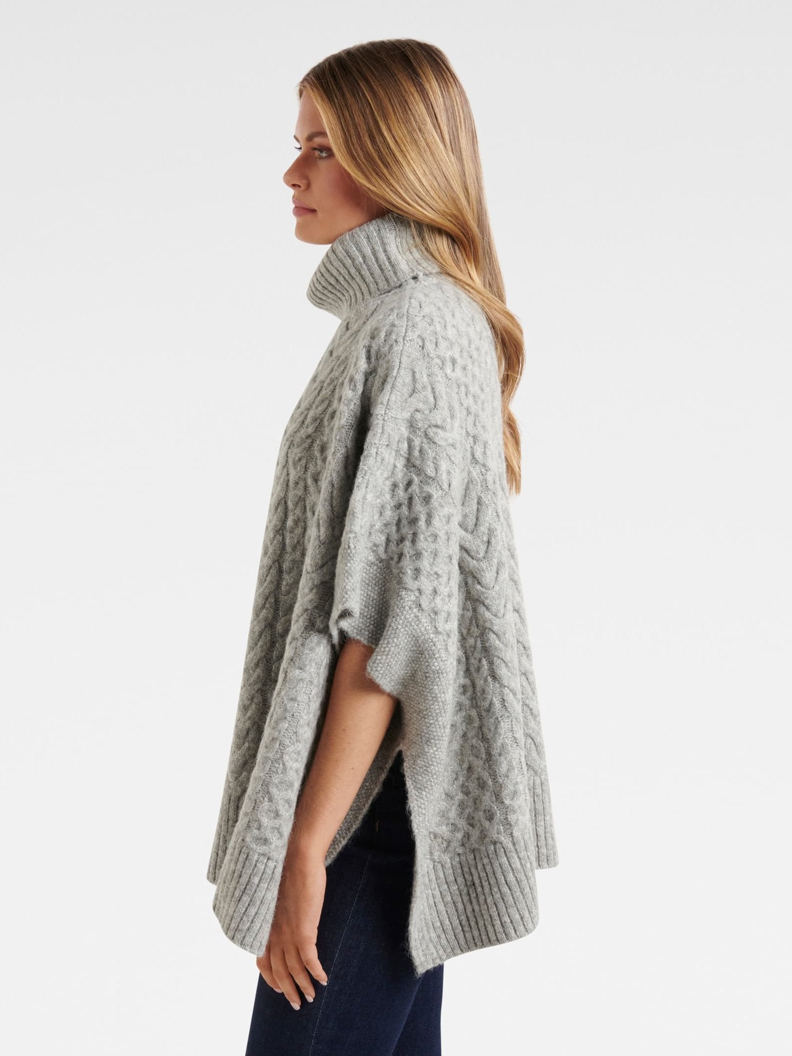 Minnie Chunky Cable Poncho