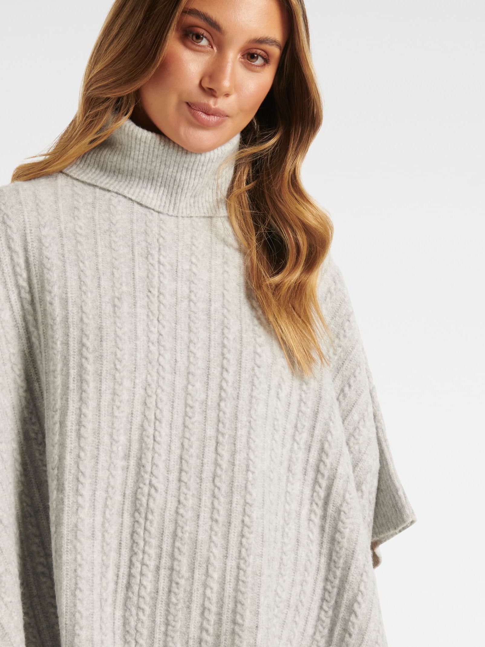 Farley Fine Cable Poncho