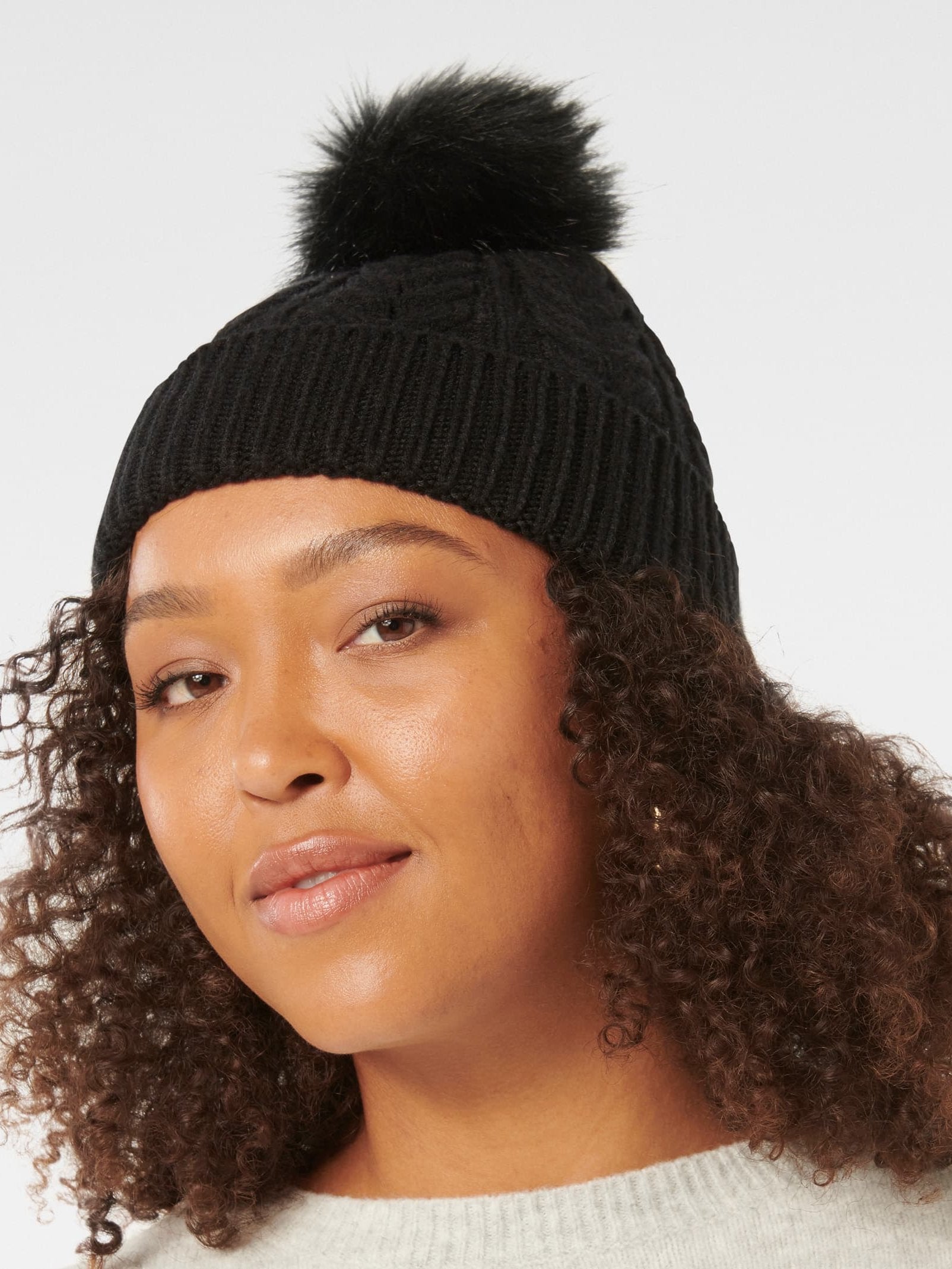  Katy Pom Beanie