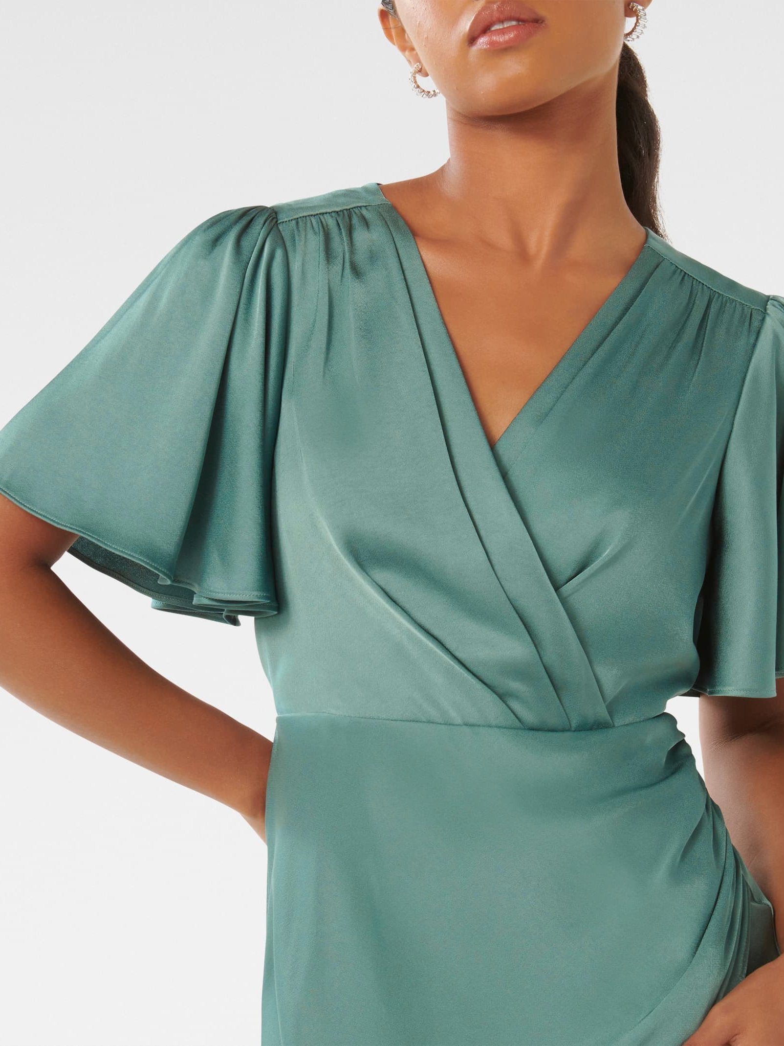  Chelsea Petite Flutter Sleeve Maxi Dress