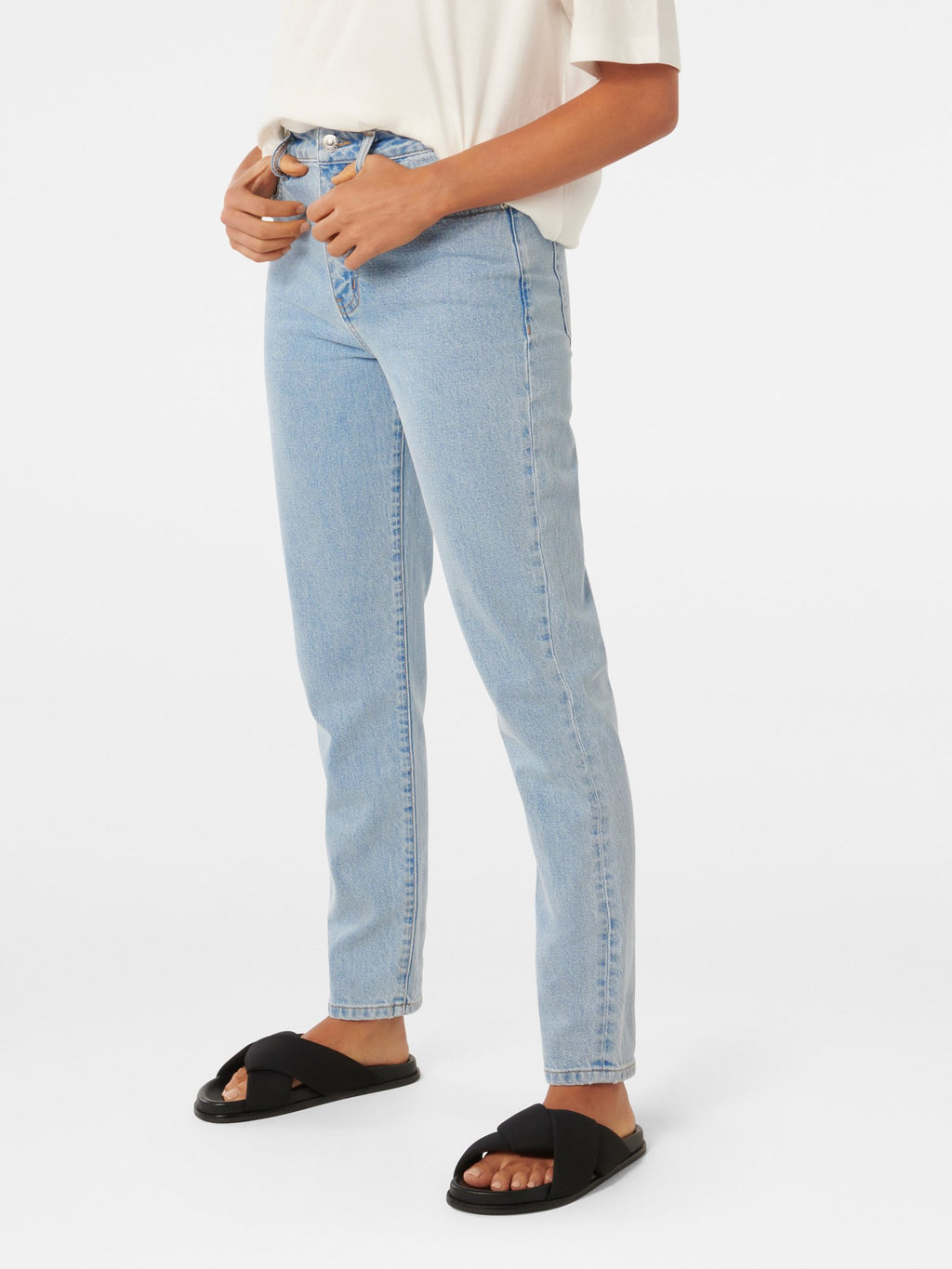  Alyssa Slim Straight Jeans