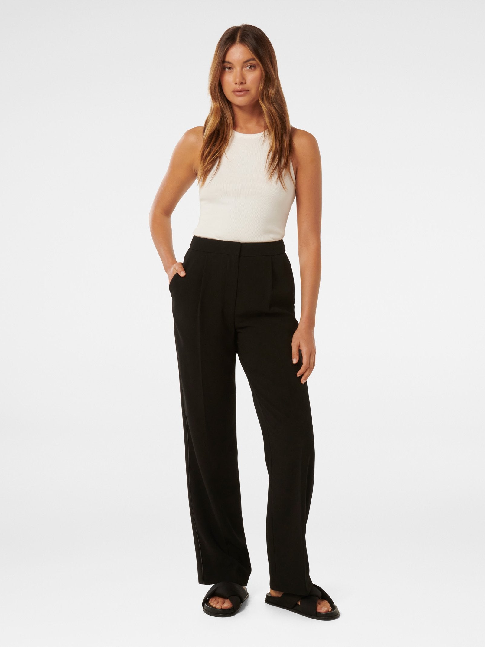  Nola Straight Leg Pant
