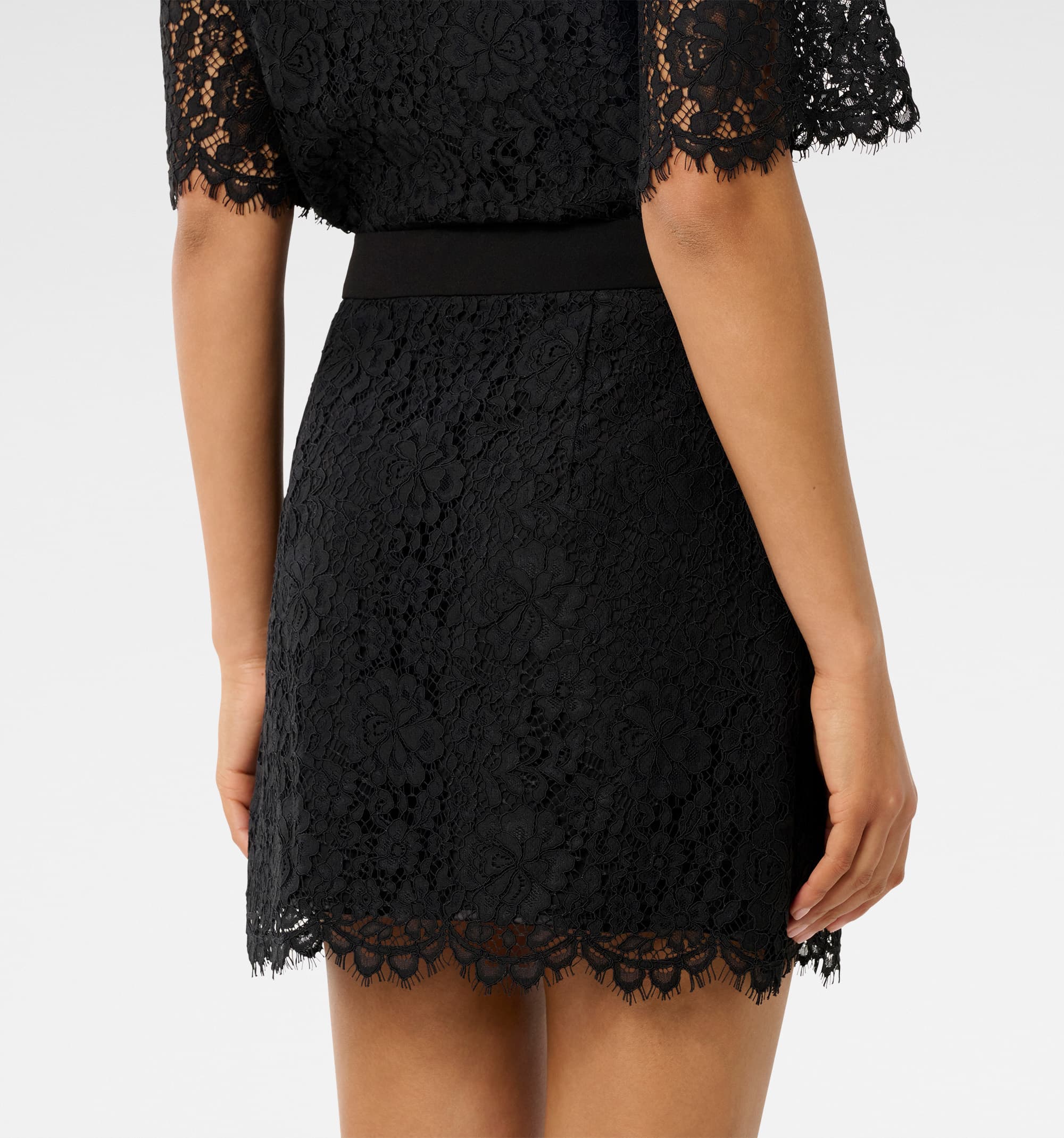 Lara Lace Scallop Mini Skirt
