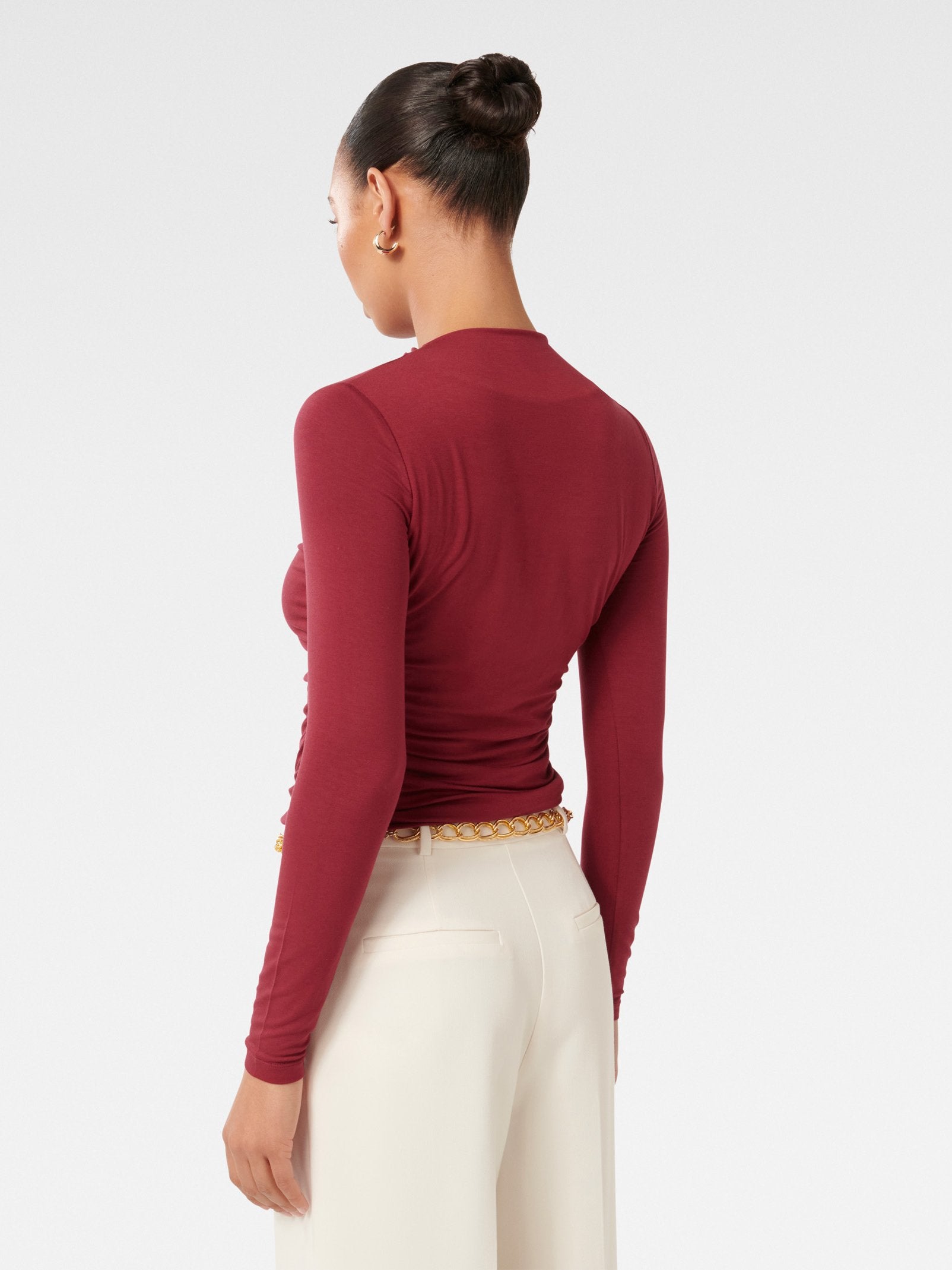  Zona Ruched Neck Top