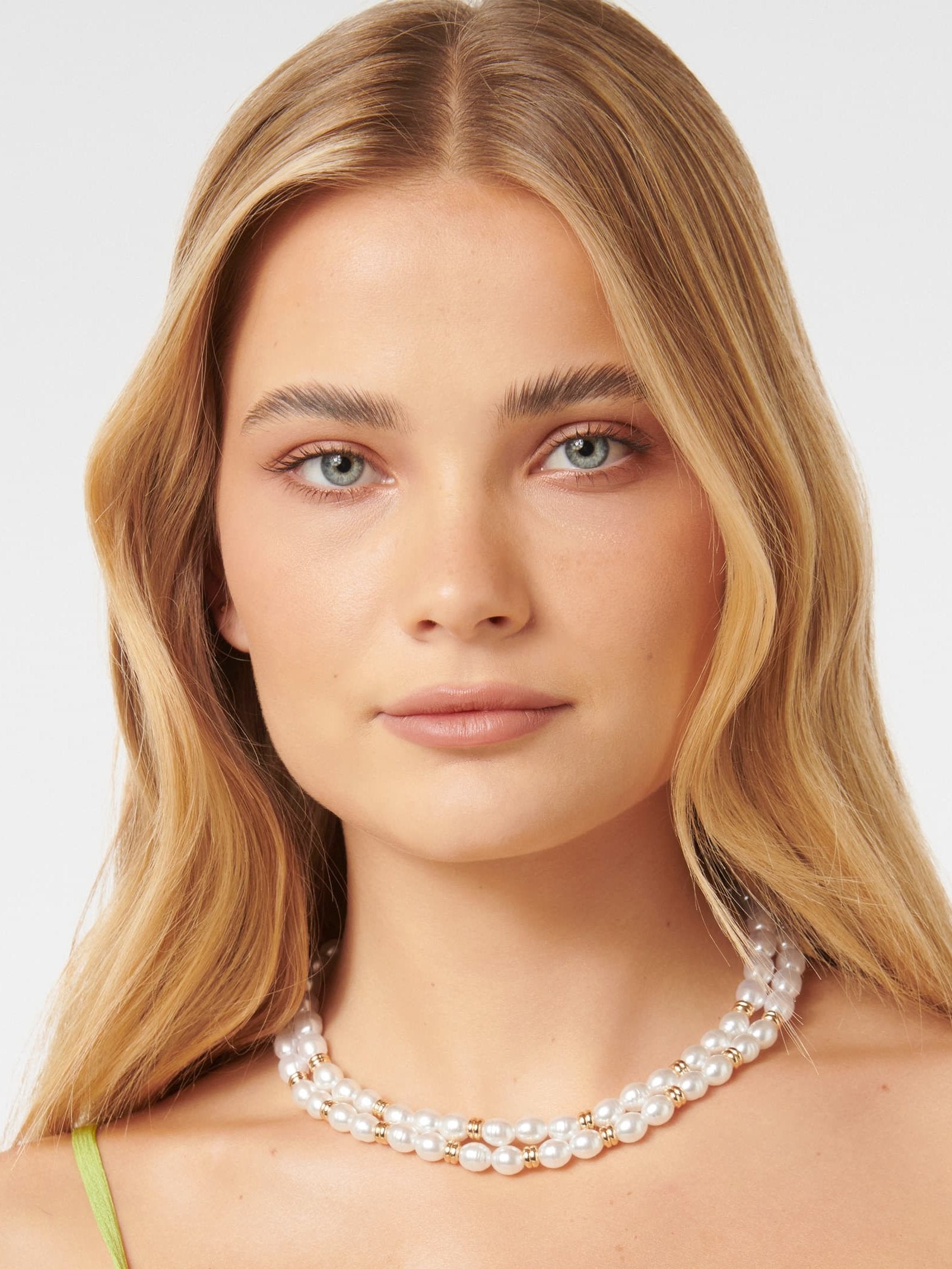  Signature Cora Pearl Choker