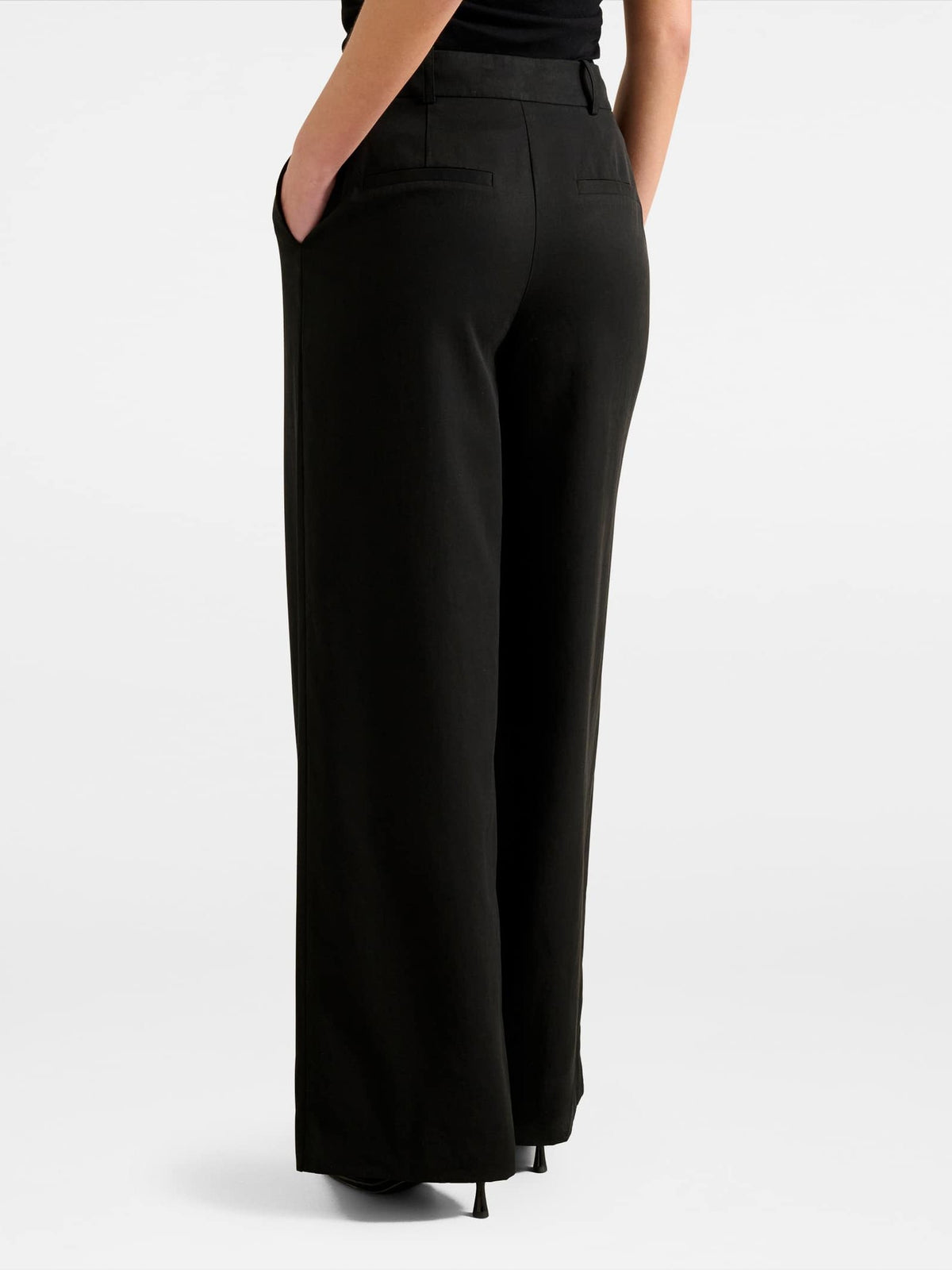  Livia Wide Leg Pant