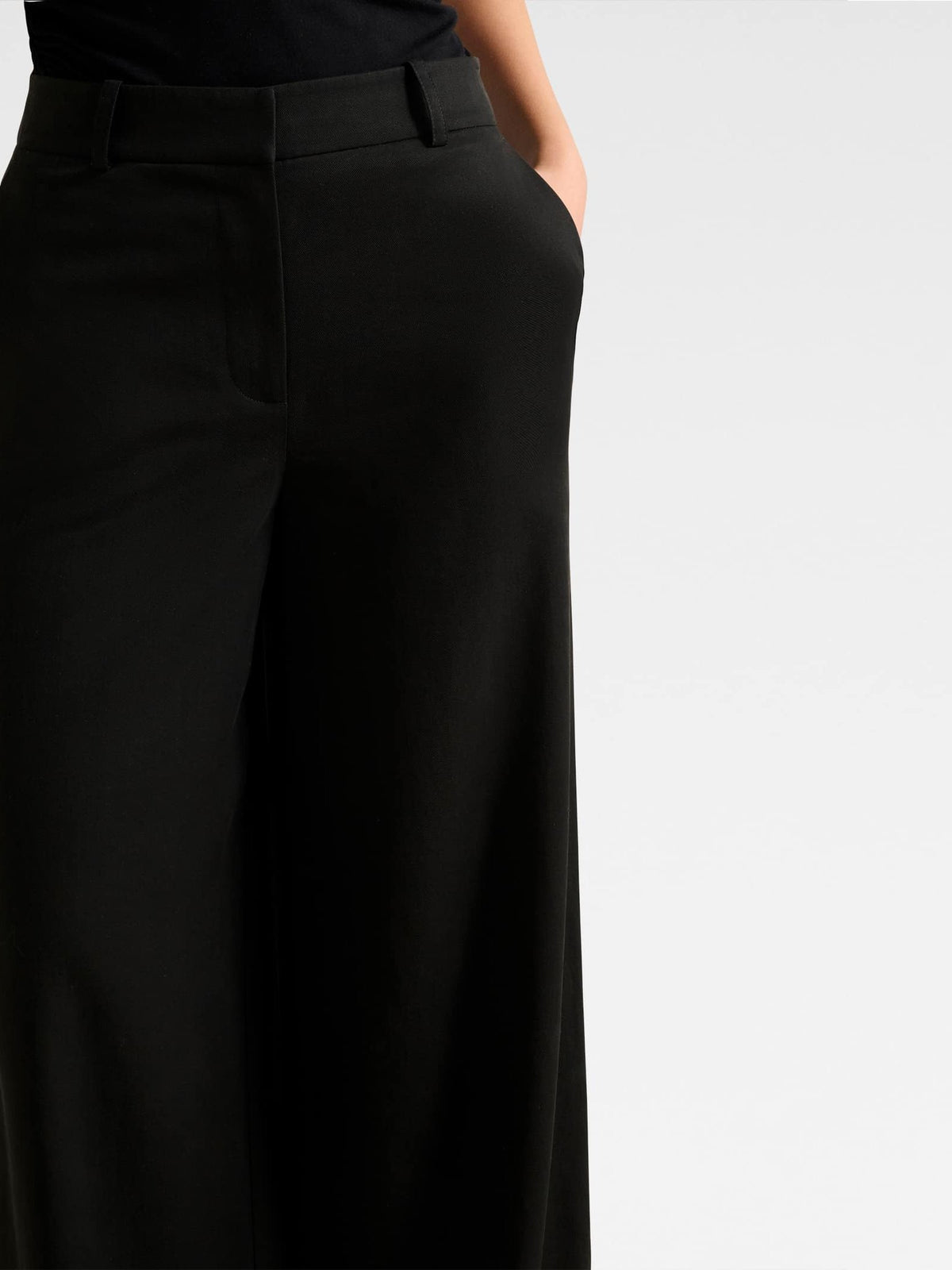 Livia Wide Leg Pant