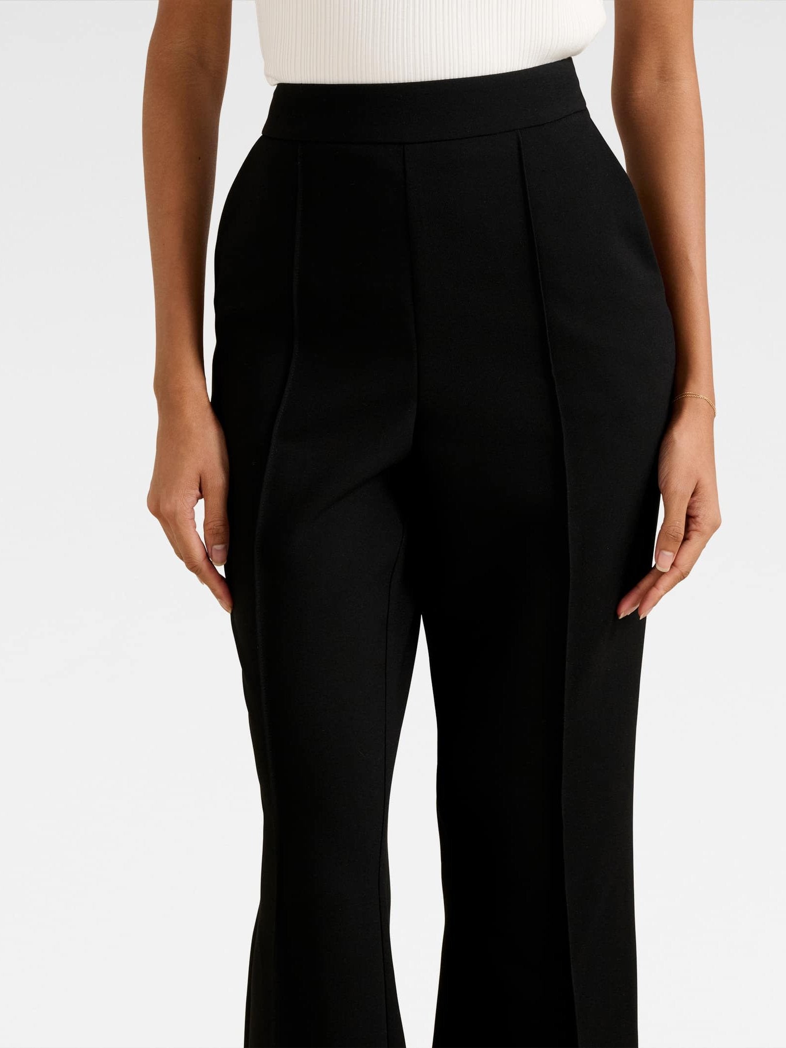  Bethany Petite Pintuck Flare Pant