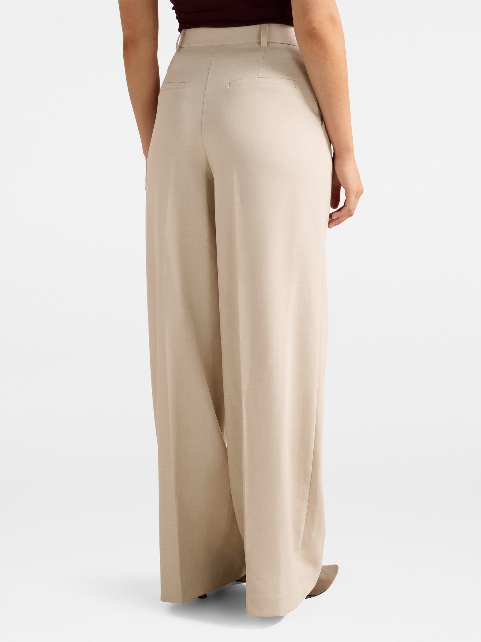  Lulu Wide Leg Pant