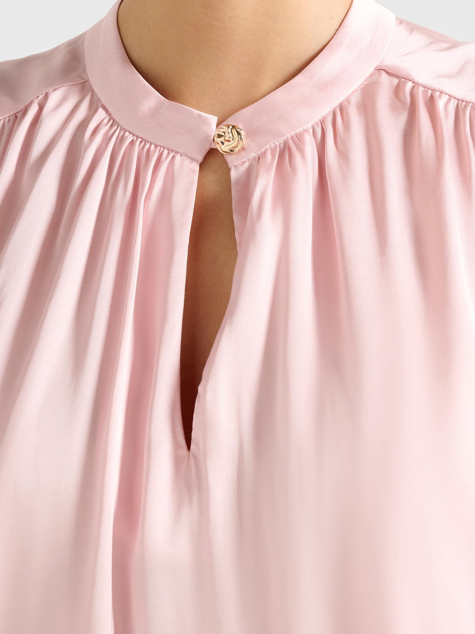  Kourtney Sleeveless Blouse