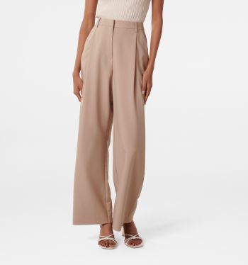 Tailored Wide Leg Trousers Four Casual Outfits  Michelle Tomczak